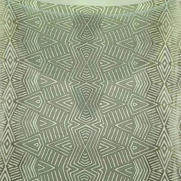 Chicos Crystal Green Gray Chiffon Embellished 3/4 Sleeve Top Size 0 (Small) - Picture 8 of 8